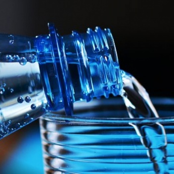 Schwollener Wasser plus Zitrone